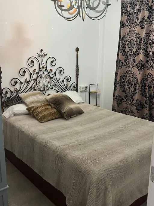 Casa Preciosa Ideal Para Familias La Línea de la Concepción