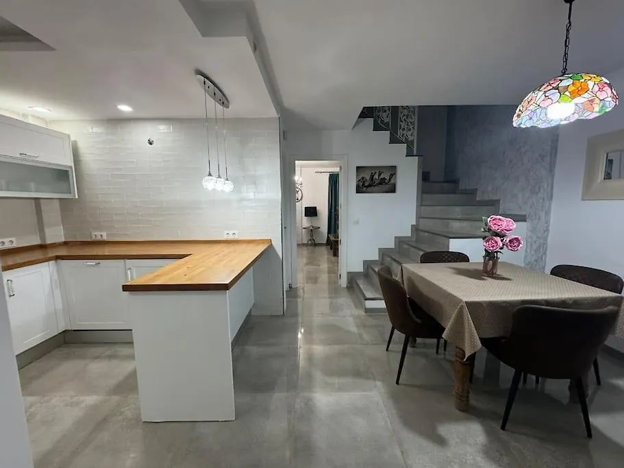 Casa Preciosa Ideal Para Familias La Linea de la Concepcion